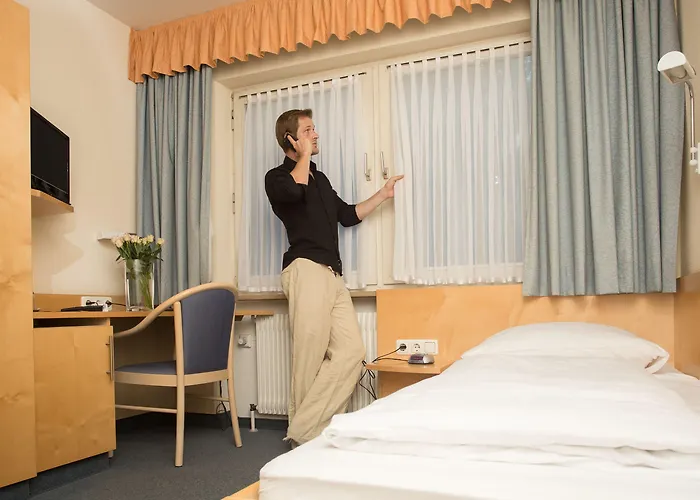 Hotel Altenburgblick 3*