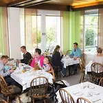 Hotel Altenburgblick 3*